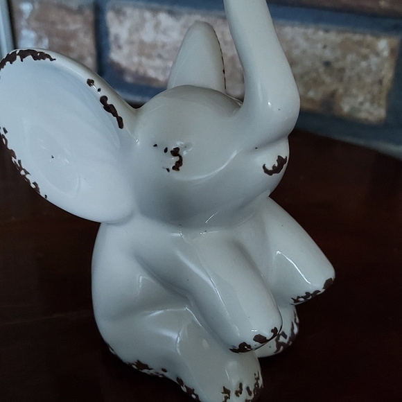 Elephant Ceramic White Distressed Sitting Down Statue Figurine Trunk Up 5 Inches - Picture 4 of 6
